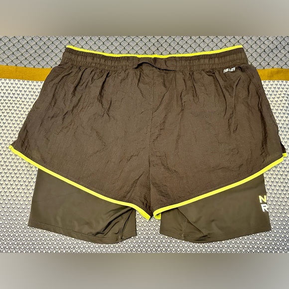New Balance Women’s Impact 2-in-1 Run Short Size L - Picture 2 of 9